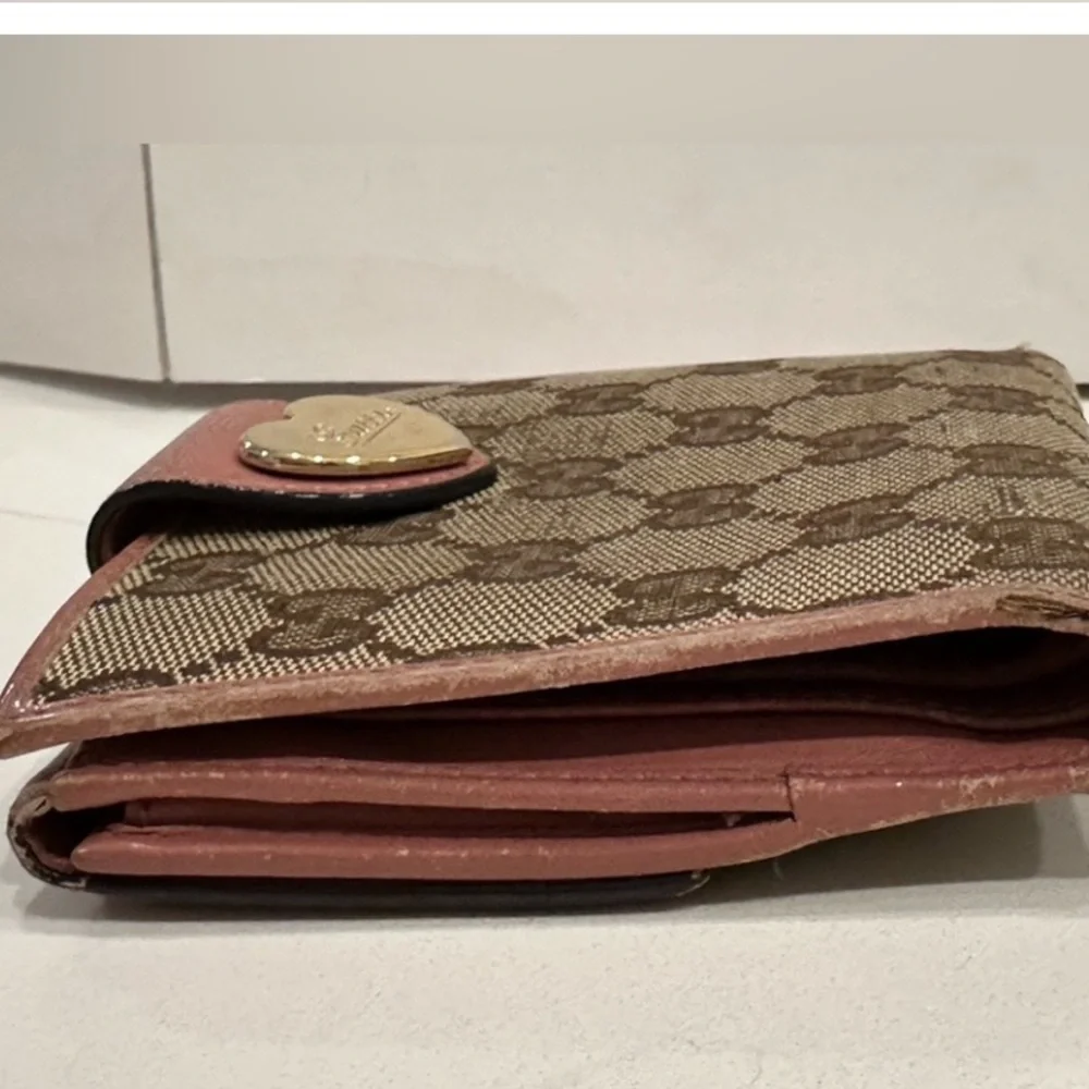Gucci Wallet more life left  Vintage . Cards money id holder heart icon luxury - Picture 3 of 14